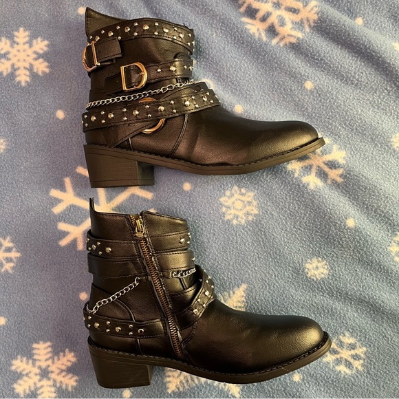 NWOT Studded Buckle Chain Ankle Boots, Chunky Low Heeled Booties, Side Zipper - Picture 9 of 10